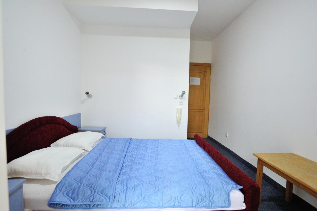 Hotel Lav Неум Екстер'єр фото