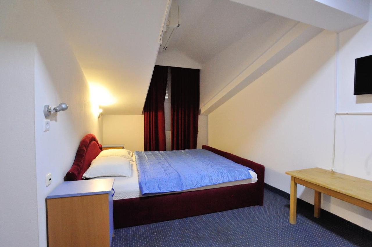 Hotel Lav Неум Екстер'єр фото
