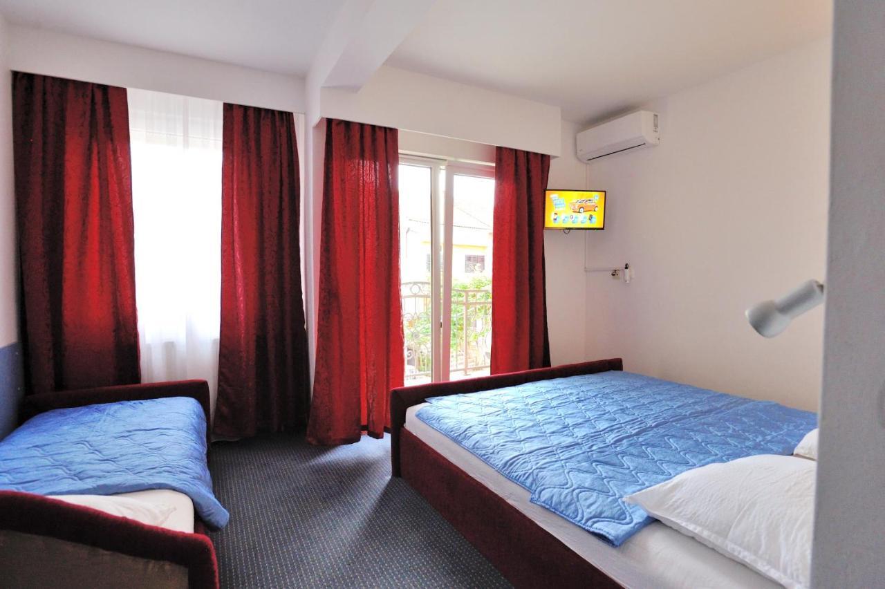Hotel Lav Неум Екстер'єр фото