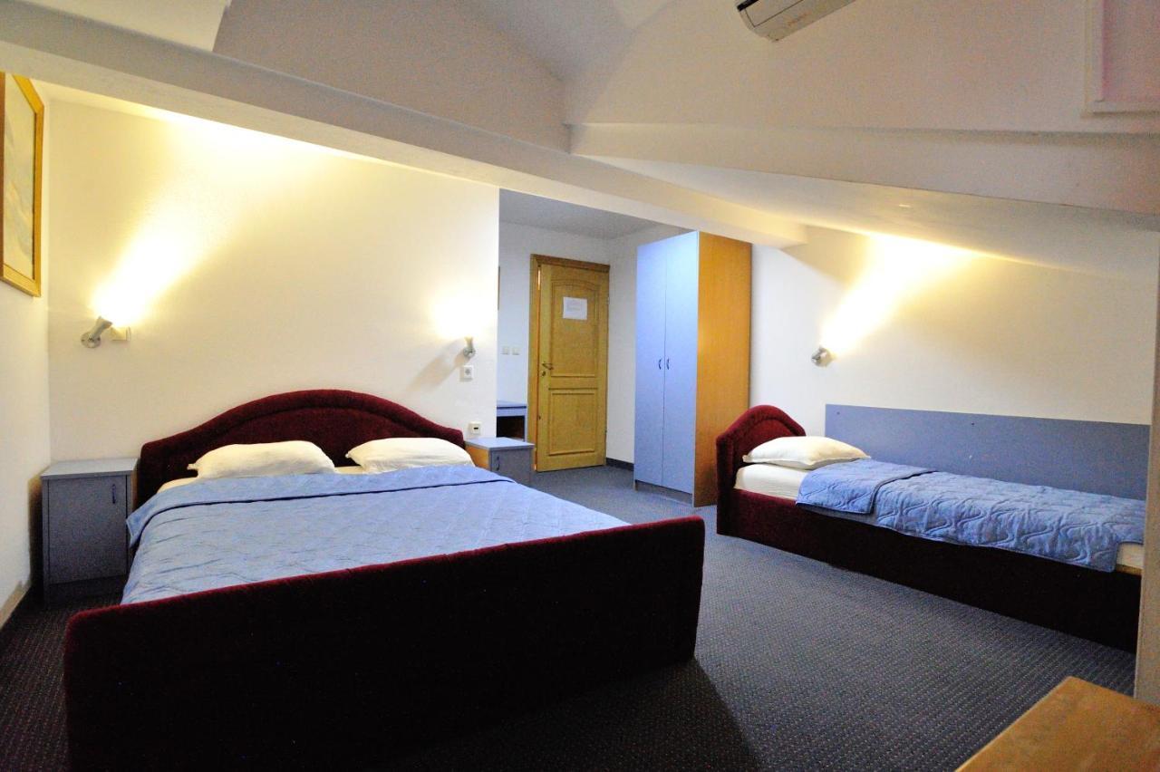 Hotel Lav Неум Екстер'єр фото