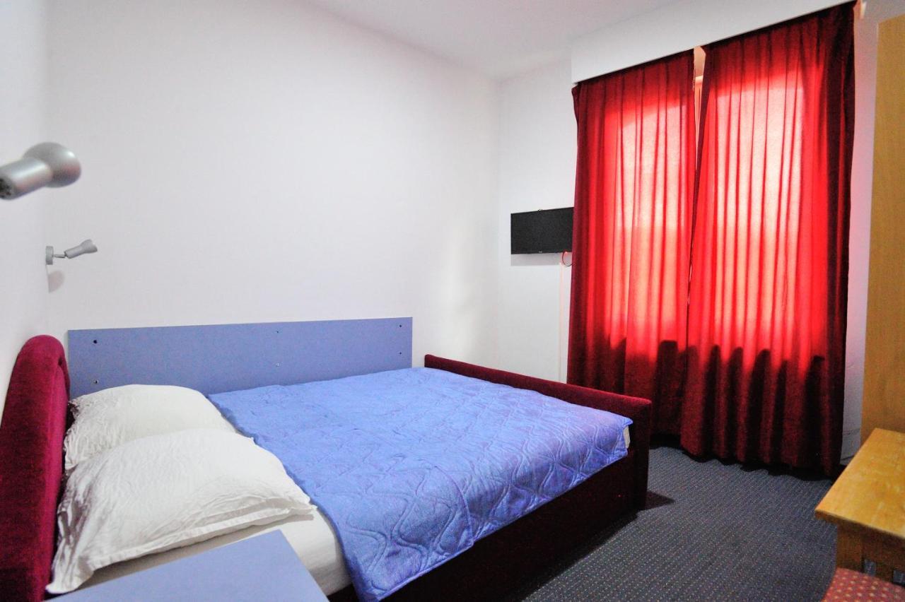 Hotel Lav Неум Екстер'єр фото