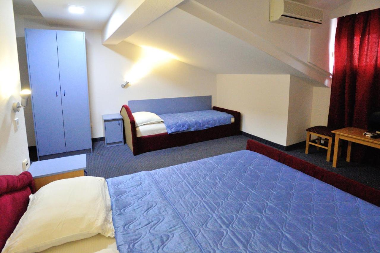 Hotel Lav Неум Екстер'єр фото