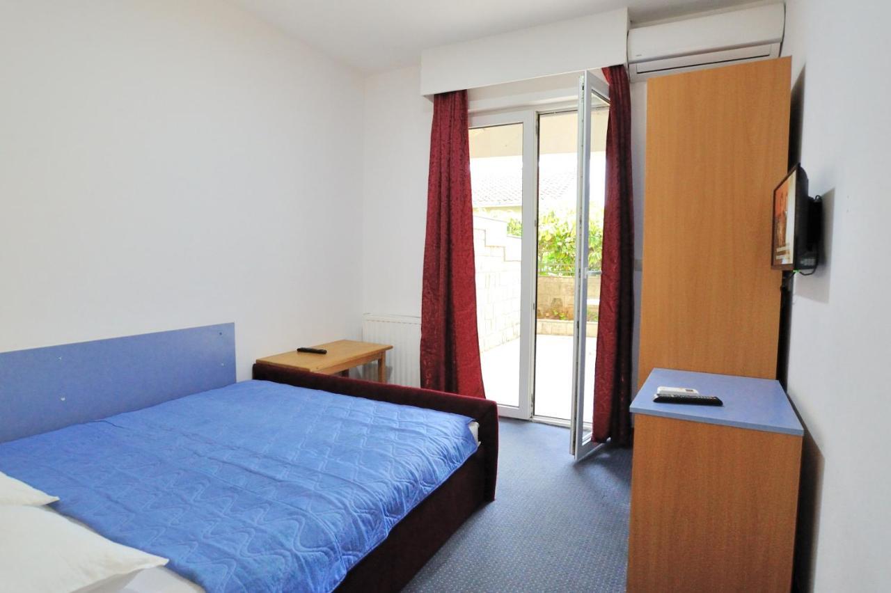 Hotel Lav Неум Екстер'єр фото