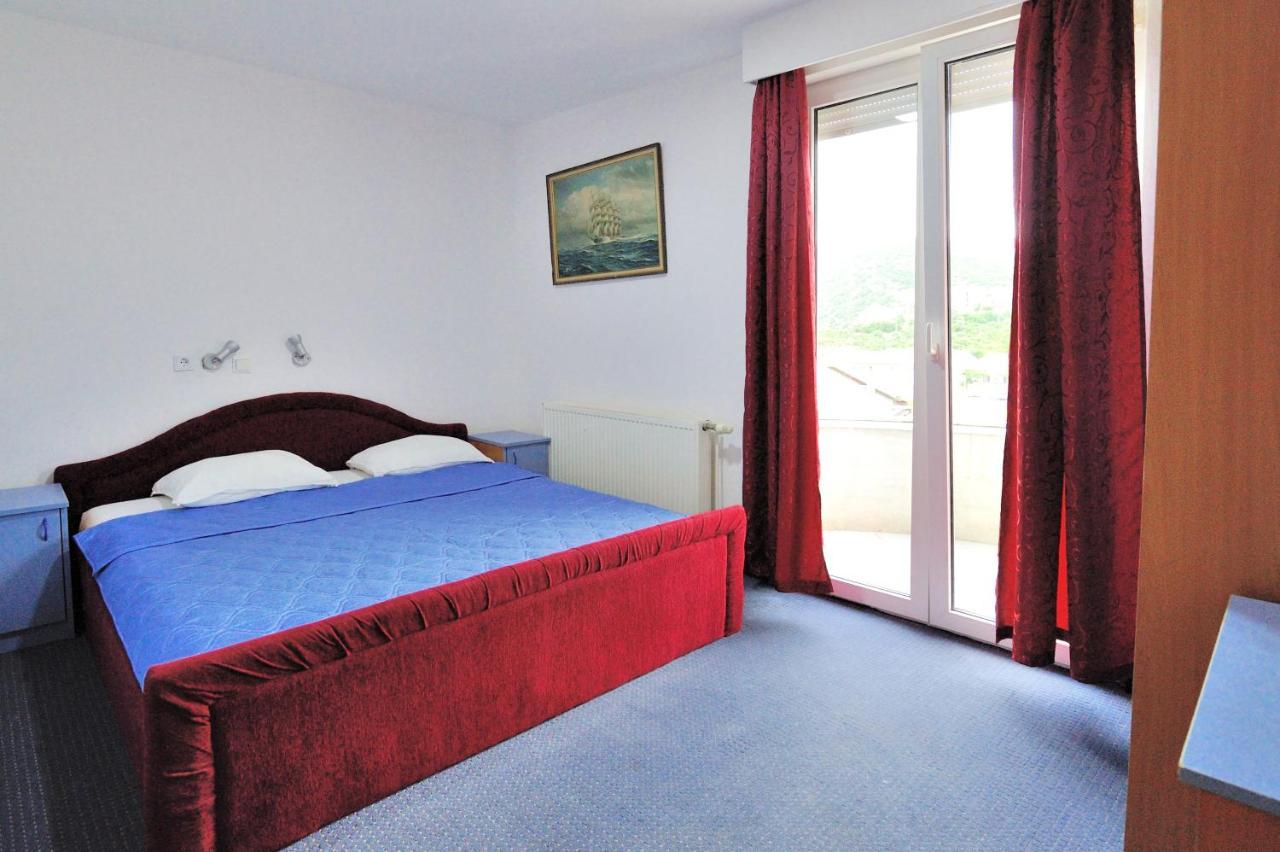Hotel Lav Неум Екстер'єр фото