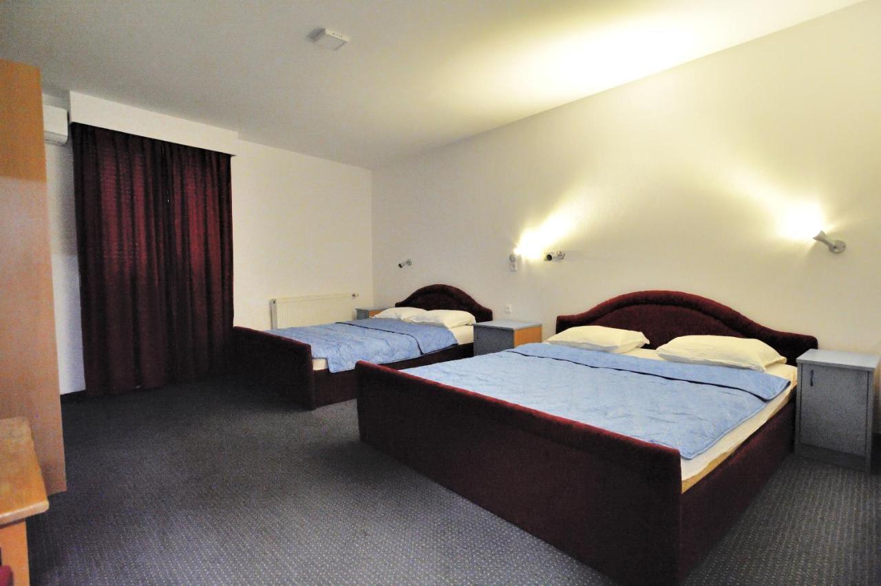Hotel Lav Неум Екстер'єр фото