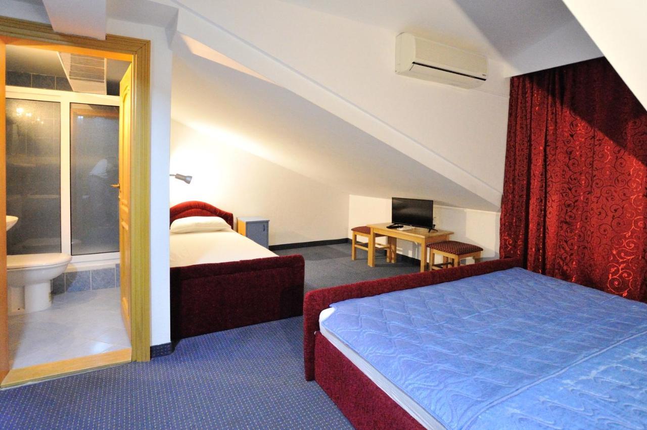 Hotel Lav Неум Екстер'єр фото
