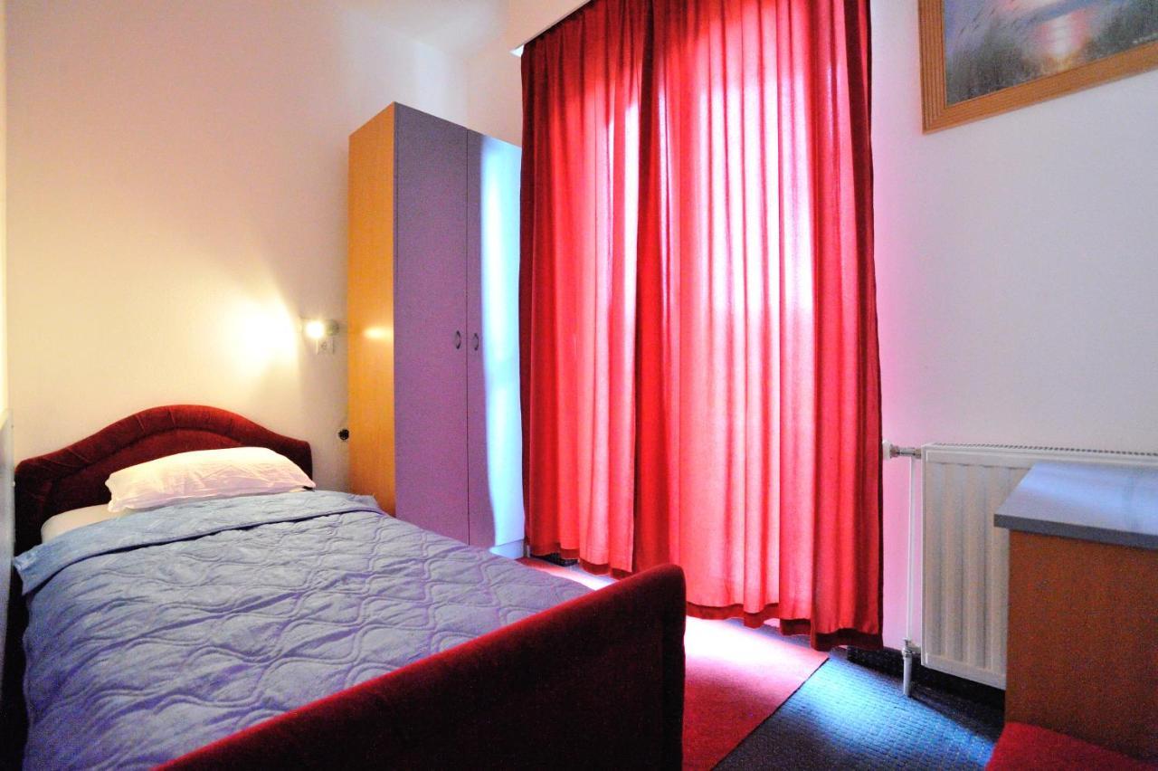 Hotel Lav Неум Екстер'єр фото