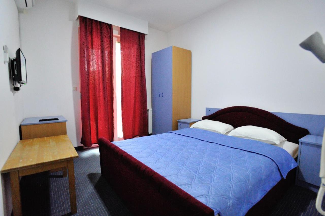 Hotel Lav Неум Екстер'єр фото