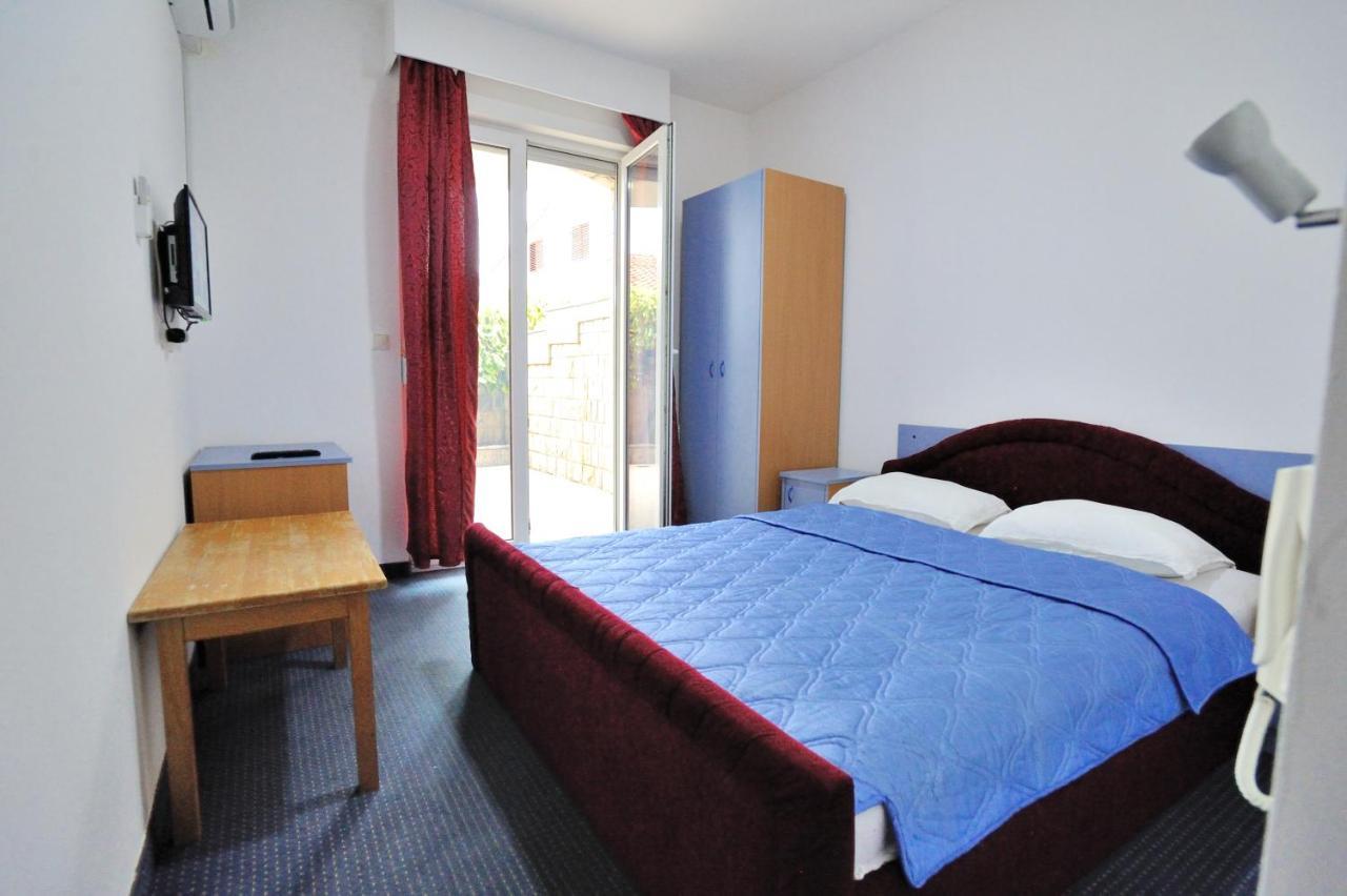 Hotel Lav Неум Екстер'єр фото