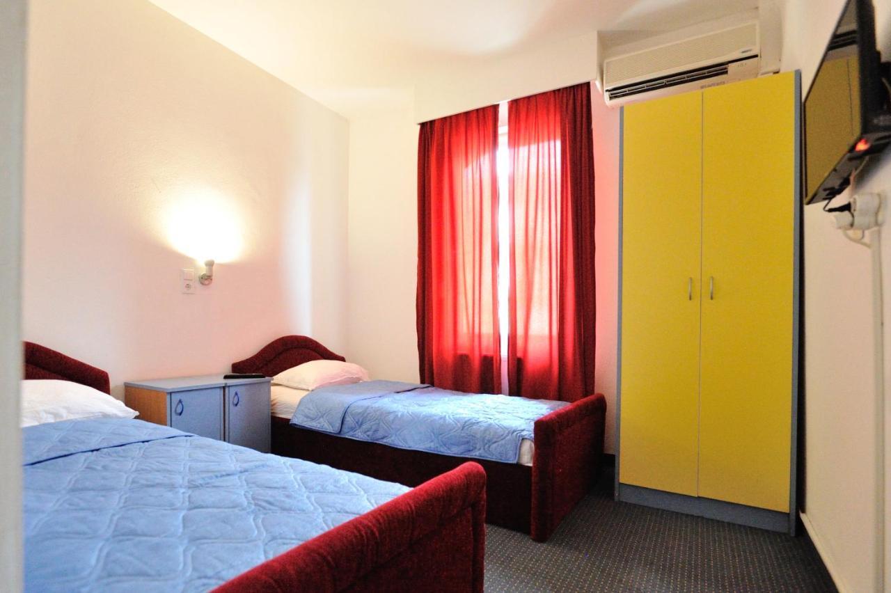 Hotel Lav Неум Екстер'єр фото