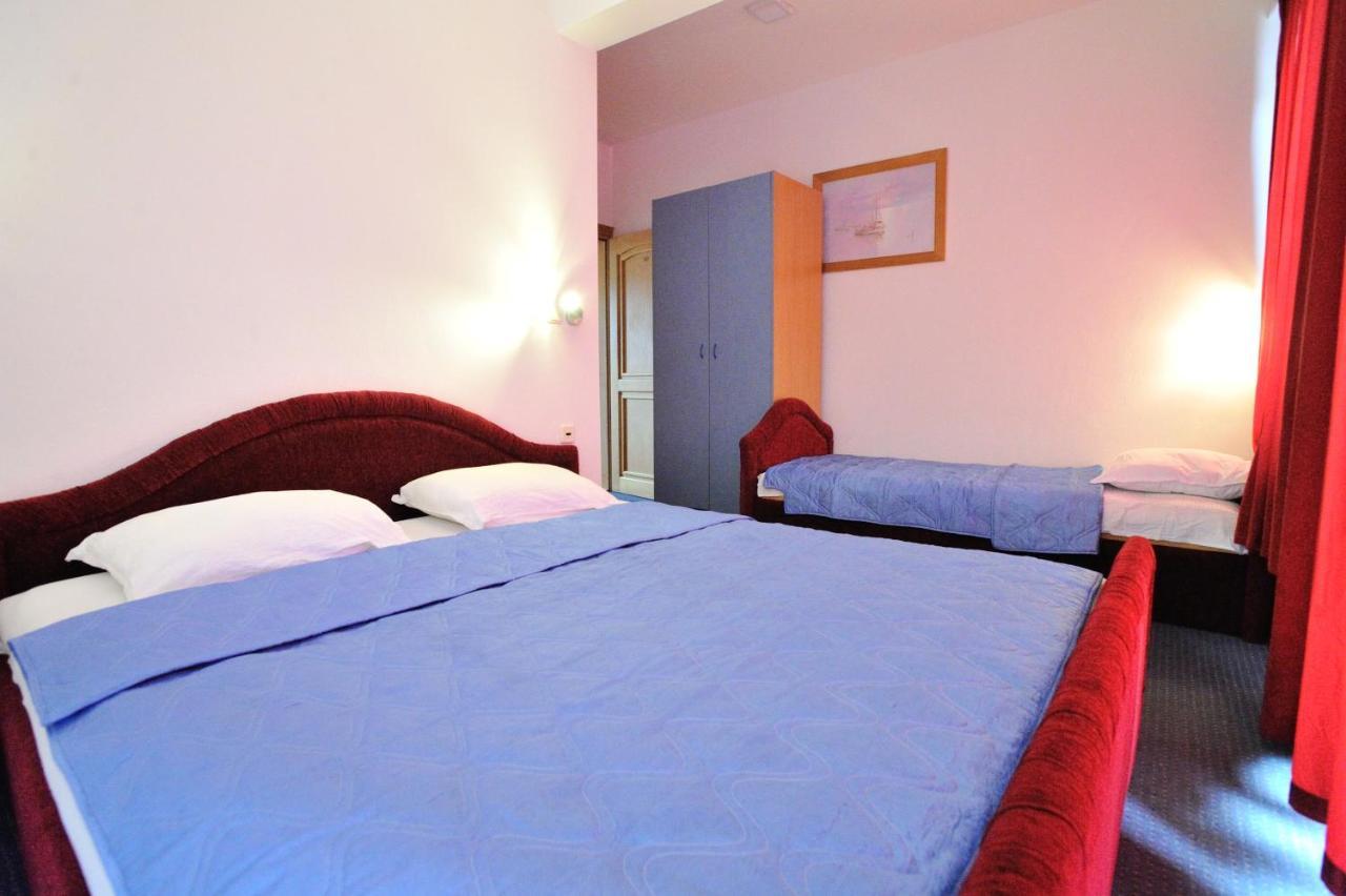 Hotel Lav Неум Екстер'єр фото