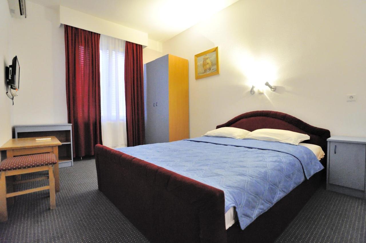 Hotel Lav Неум Екстер'єр фото