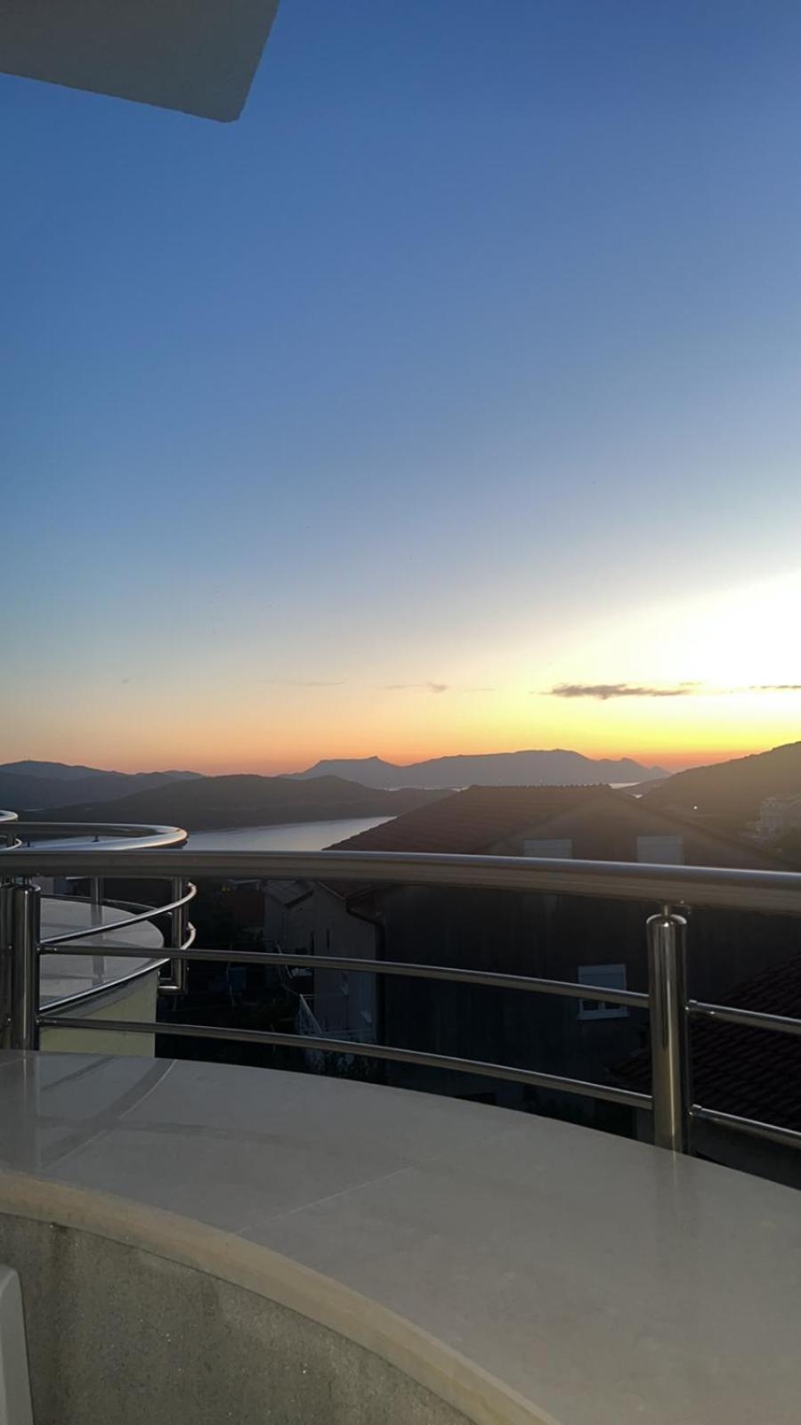Hotel Lav Неум Екстер'єр фото