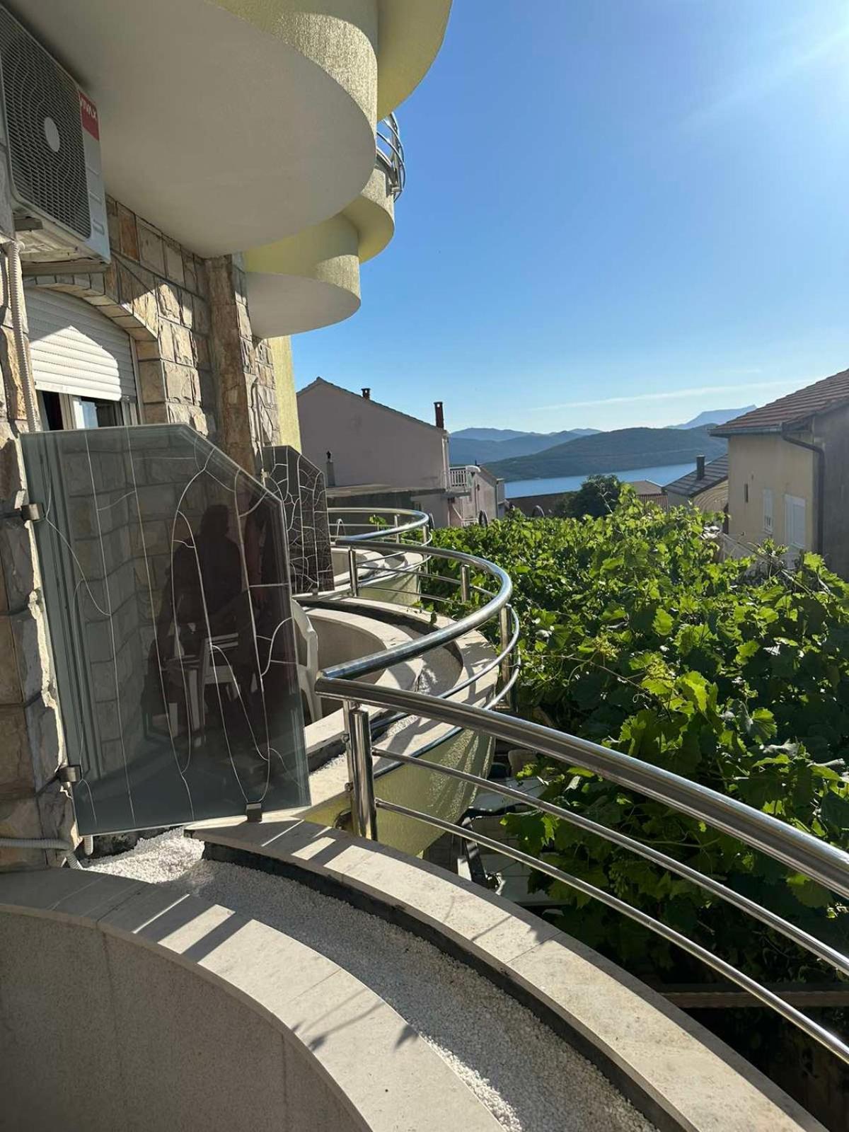 Hotel Lav Неум Екстер'єр фото